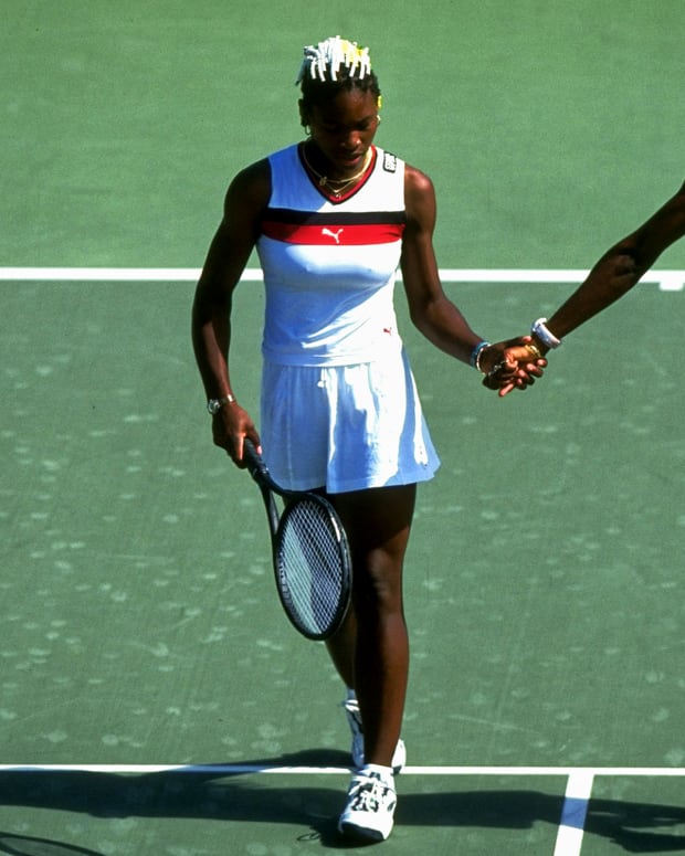 Venus-Serena-hands